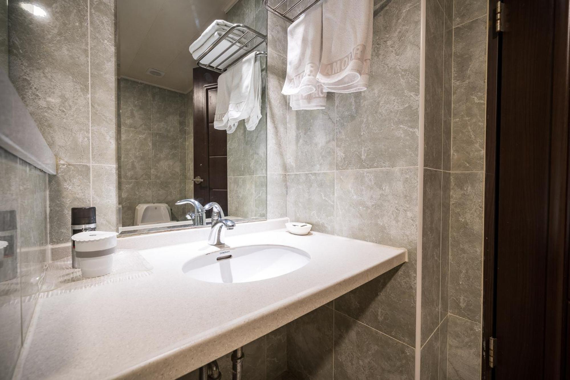 Symphony Hotel Suwon Dış mekan fotoğraf