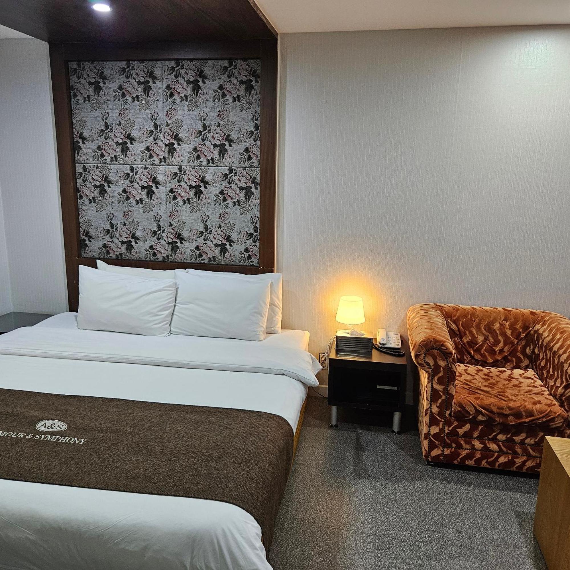 Symphony Hotel Suwon Dış mekan fotoğraf