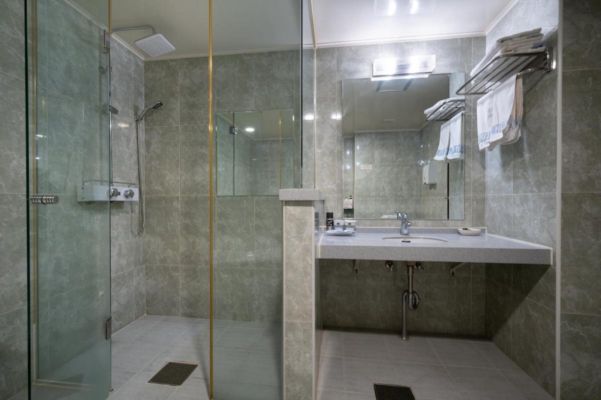 Symphony Hotel Suwon Dış mekan fotoğraf